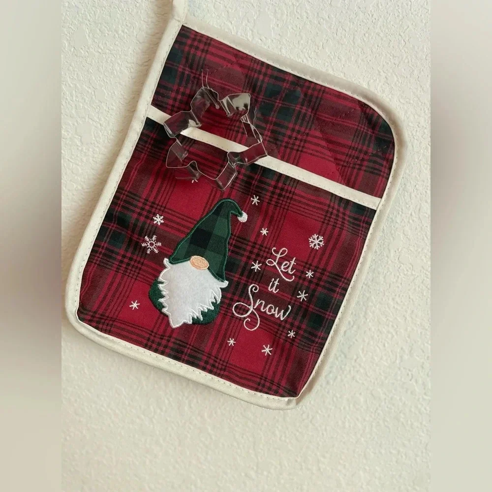 Christmas plaid gnome let it snow oven mitten with cookie cutter